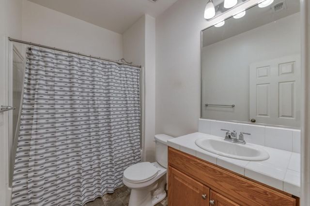 1775 Palmer Avenue, Dinuba, CA 93618