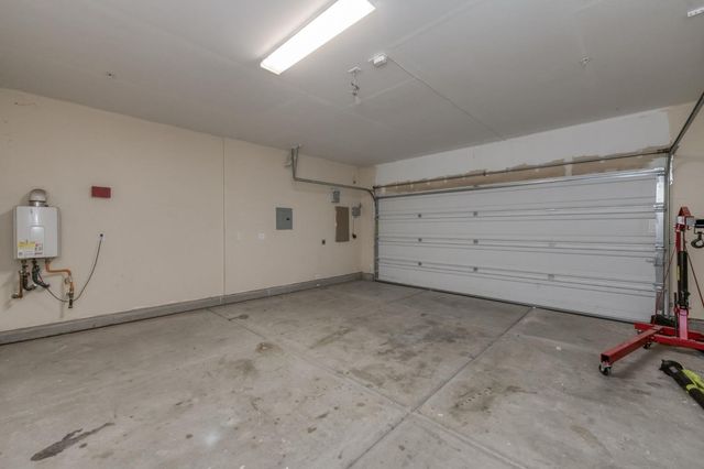 1775 Palmer Avenue, Dinuba, CA 93618