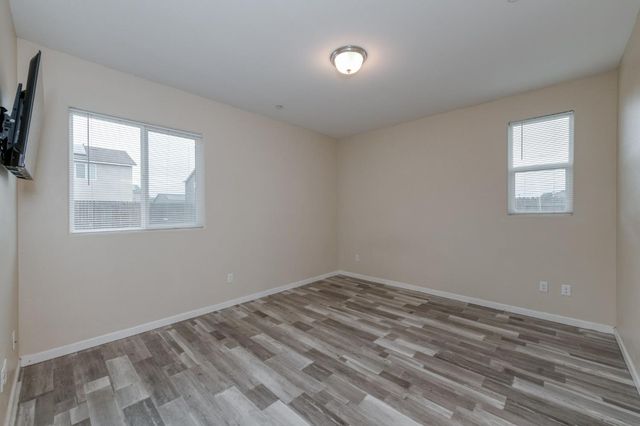 1775 Palmer Avenue, Dinuba, CA 93618