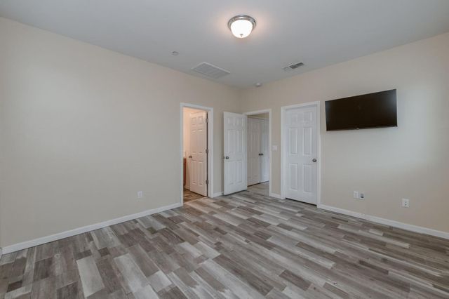 1775 Palmer Avenue, Dinuba, CA 93618