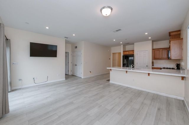 1775 Palmer Avenue, Dinuba, CA 93618