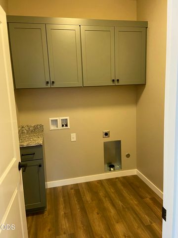 126 Lorraine Avenue, Eagle Point, OR 97524