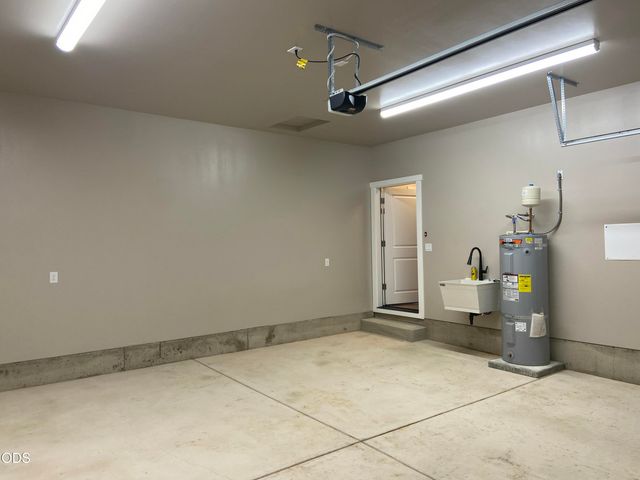 126 Lorraine Avenue, Eagle Point, OR 97524