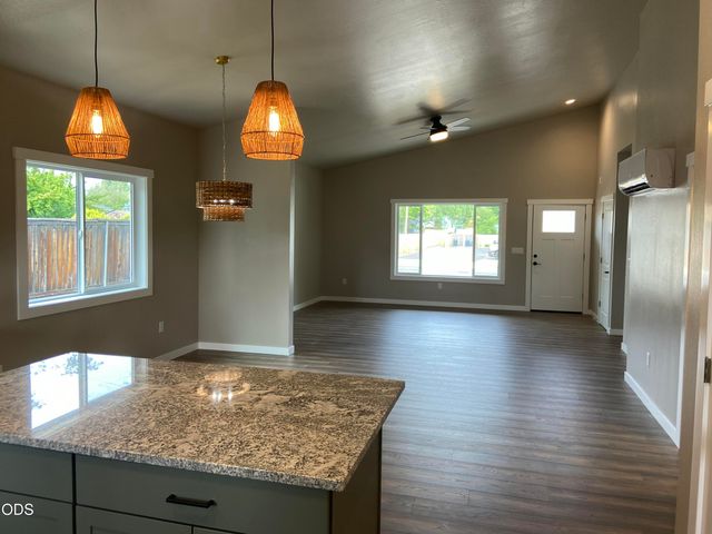 126 Lorraine Avenue, Eagle Point, OR 97524