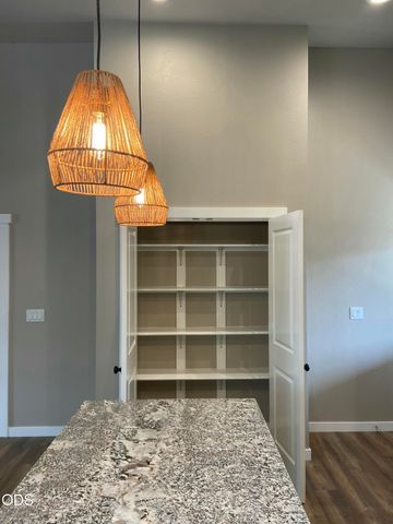126 Lorraine Avenue, Eagle Point, OR 97524