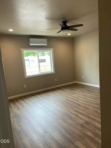 126 Lorraine Avenue, Eagle Point, OR 97524