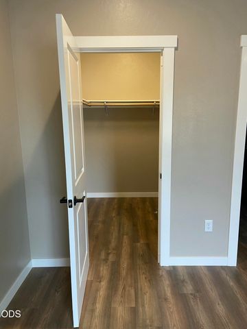 126 Lorraine Avenue, Eagle Point, OR 97524
