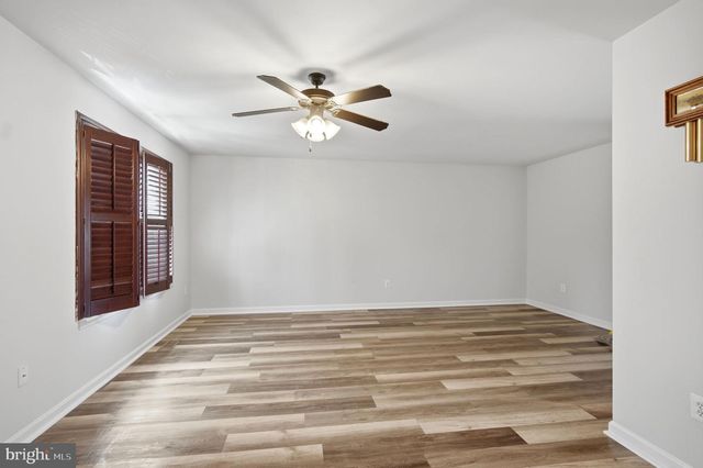 64 FOAL LN, Martinsburg, WV 25405