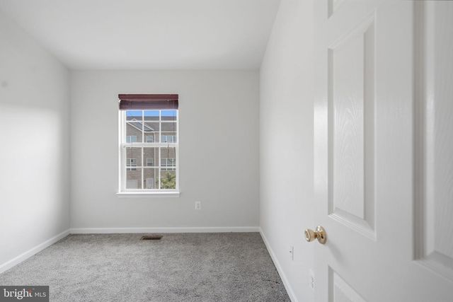 64 FOAL LN, Martinsburg, WV 25405