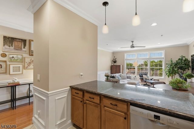 1677 Springfield Ave -15 15, Maplewood Twp., NJ 07040