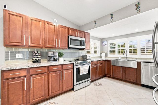 201 LAGOON DRIVE, Palm Harbor, FL 34683