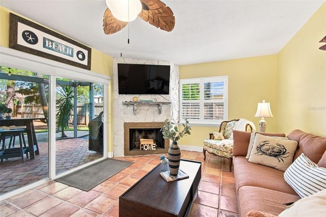 201 LAGOON DRIVE, Palm Harbor, FL 34683