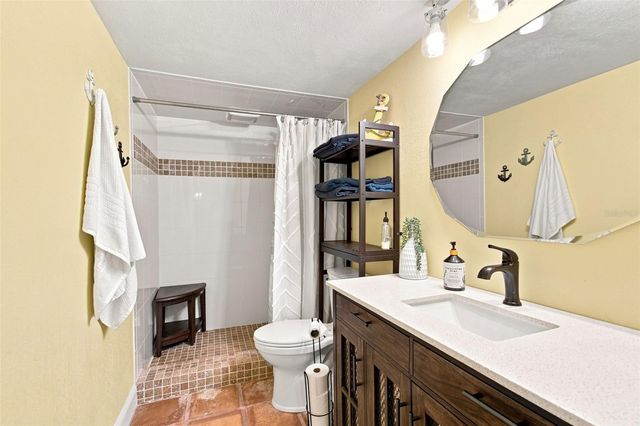 201 LAGOON DRIVE, Palm Harbor, FL 34683