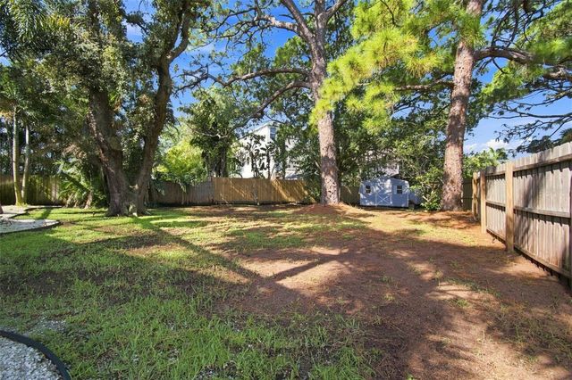 201 LAGOON DRIVE, Palm Harbor, FL 34683