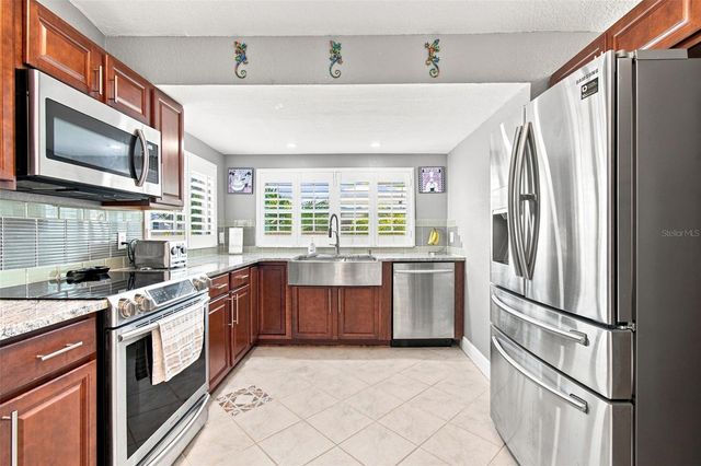 201 LAGOON DRIVE, Palm Harbor, FL 34683