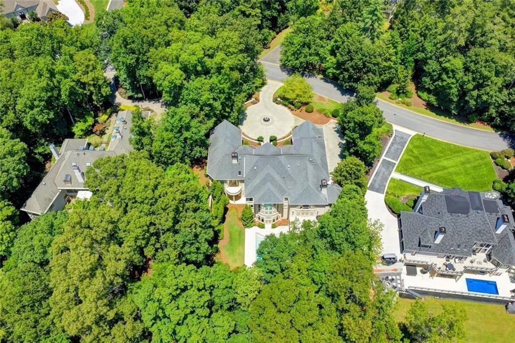 Image 100 of property listing at 9005 Old Southwick Pass, Johns Creek, GA 30022
