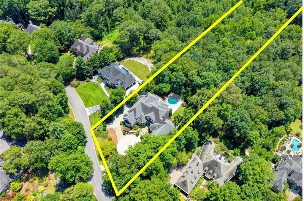 Image 101 of property listing at 9005 Old Southwick Pass, Johns Creek, GA 30022