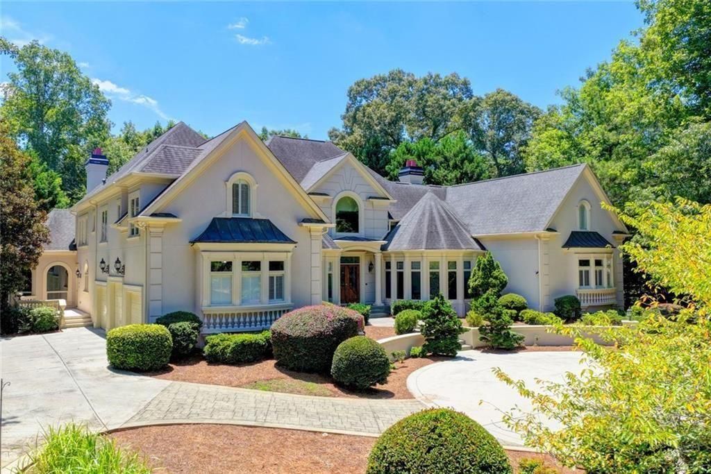 Image 2 of property listing at 9005 Old Southwick Pass, Johns Creek, GA 30022