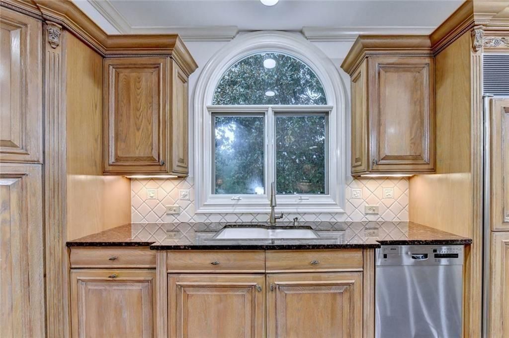 Image 28 of property listing at 9005 Old Southwick Pass, Johns Creek, GA 30022