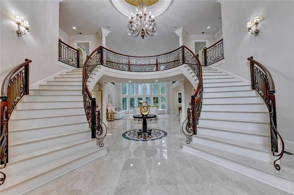 Image 4 of property listing at 9005 Old Southwick Pass, Johns Creek, GA 30022