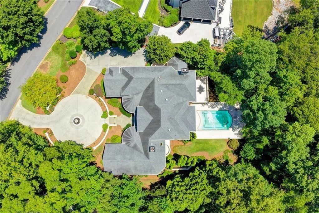 Image 97 of property listing at 9005 Old Southwick Pass, Johns Creek, GA 30022