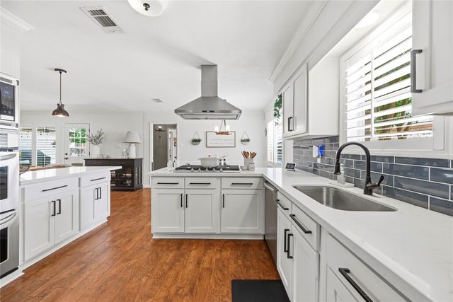 2731 Durban Drive, Houston, TX 77043