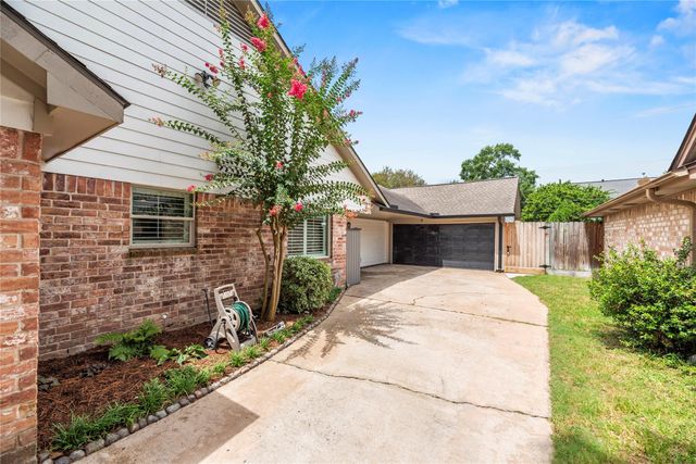 2731 Durban Drive, Houston, TX 77043