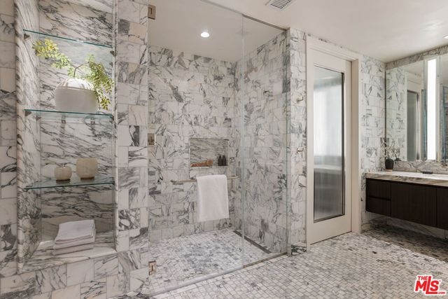 8420 W Sunset Boulevard 702, West Hollywood, CA 90069