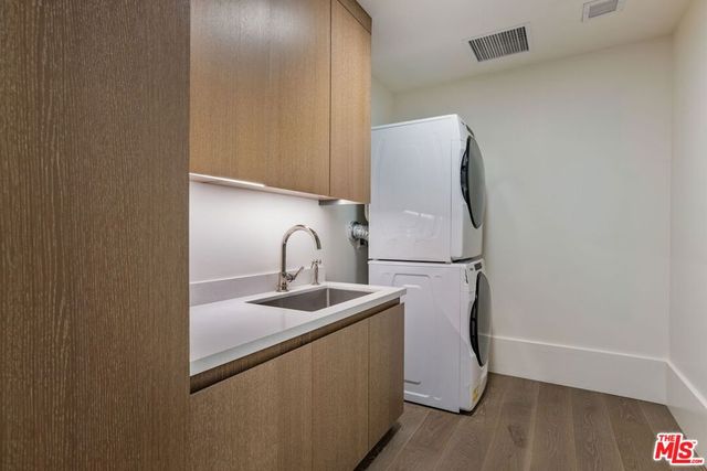 8420 W Sunset Boulevard 702, West Hollywood, CA 90069