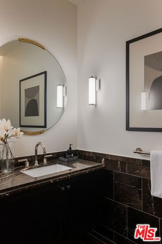 8420 W Sunset Boulevard 702, West Hollywood, CA 90069