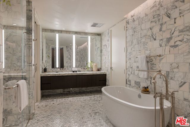 8420 W Sunset Boulevard 702, West Hollywood, CA 90069