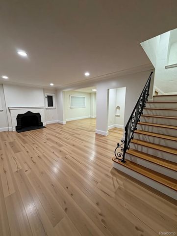 17545 Pennington Drive, Detroit, MI 48221