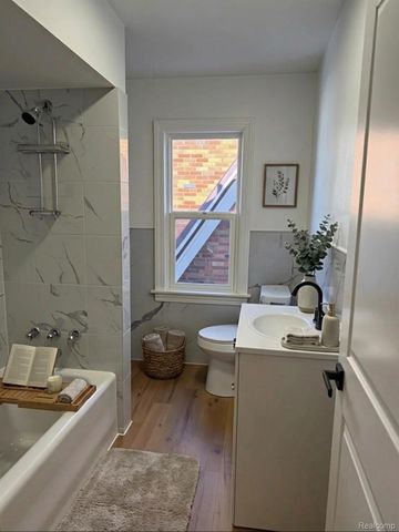 17545 Pennington Drive, Detroit, MI 48221