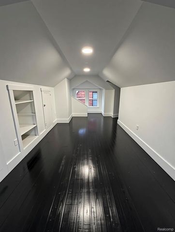 17545 Pennington Drive, Detroit, MI 48221