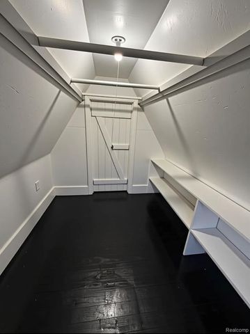 17545 Pennington Drive, Detroit, MI 48221