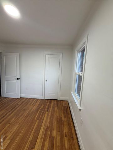 17545 Pennington Drive, Detroit, MI 48221