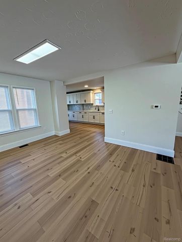 17545 Pennington Drive, Detroit, MI 48221