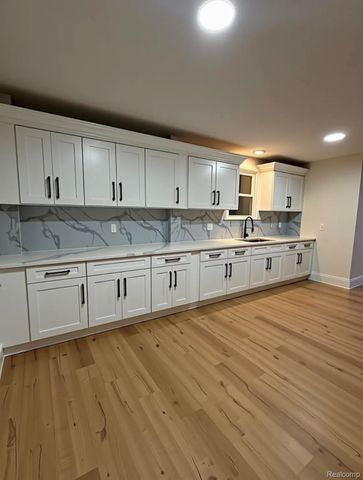 17545 Pennington Drive, Detroit, MI 48221