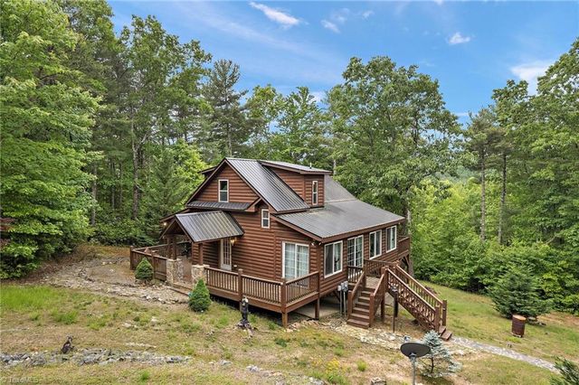 1158 Staghorn Road, Purlear, NC 28665