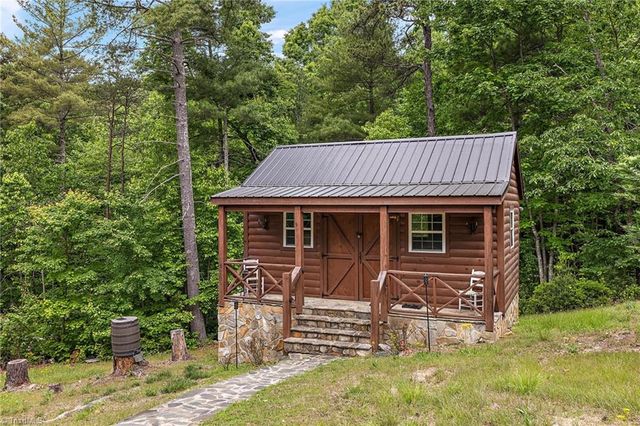 1158 Staghorn Road, Purlear, NC 28665