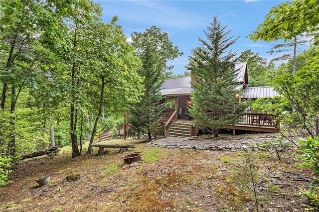 1158 Staghorn Road, Purlear, NC 28665