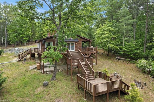 1158 Staghorn Road, Purlear, NC 28665
