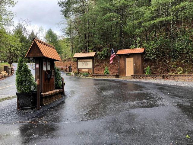 1158 Staghorn Road, Purlear, NC 28665