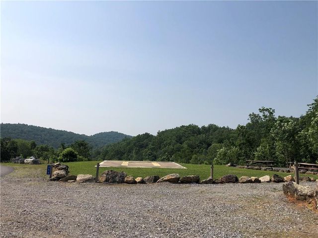 1158 Staghorn Road, Purlear, NC 28665