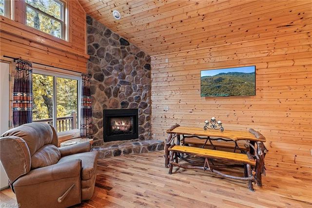 1158 Staghorn Road, Purlear, NC 28665