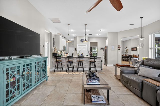 7702 SE Mammoth Drive, Hobe Sound, FL 33455