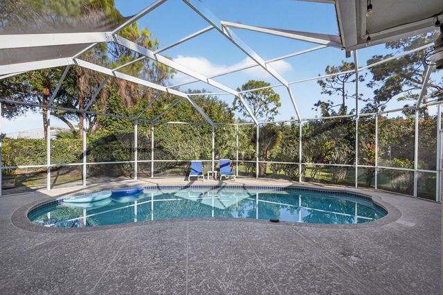 7702 SE Mammoth Drive, Hobe Sound, FL 33455