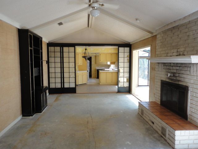 12 Regency Lane, Pine Bluff, AR 71603