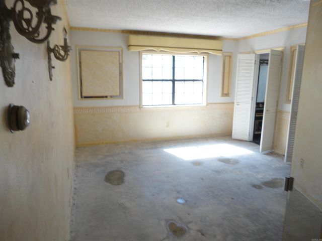 12 Regency Lane, Pine Bluff, AR 71603