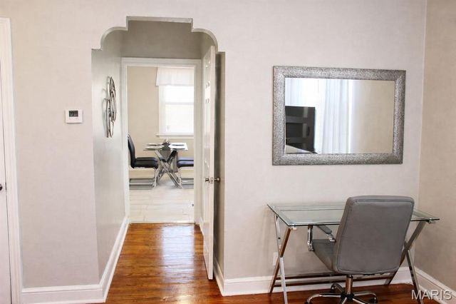 1401 E Prairie Avenue, St Louis, MO 63107